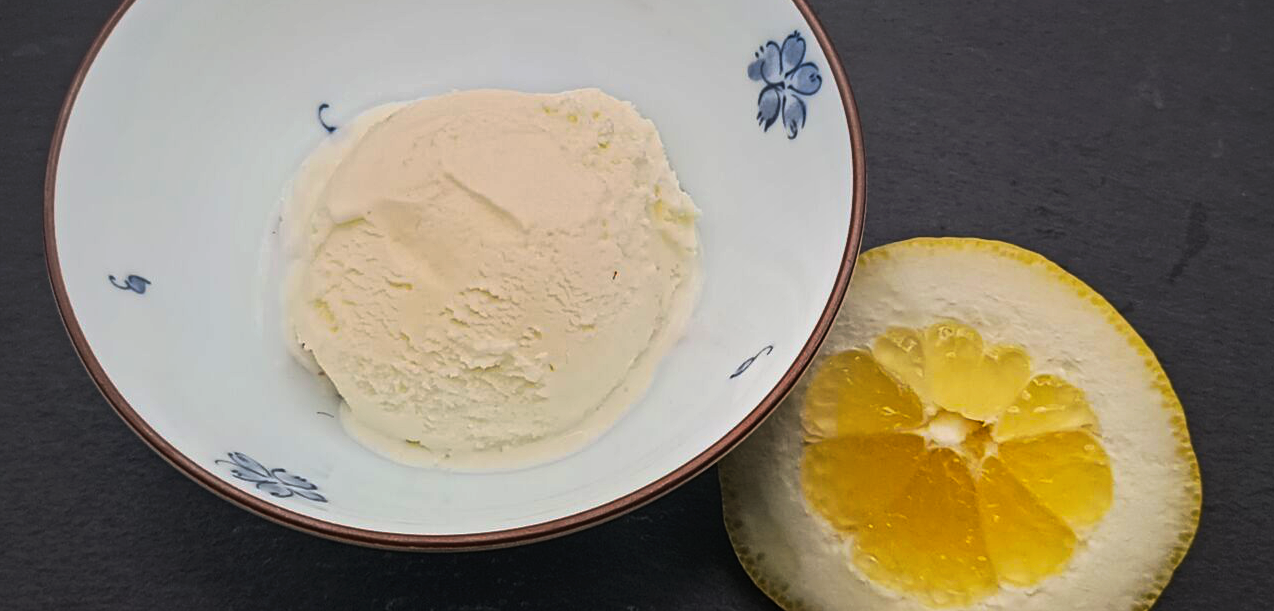 Cremiges Zitronen-Joghurt-Eis - ein nachhaltiger Eisgenuss - ThinkChange